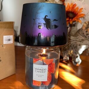 EUC Yankee Candle Flicker Flying Witch Halloween Scene Lrg Original Jar Shade